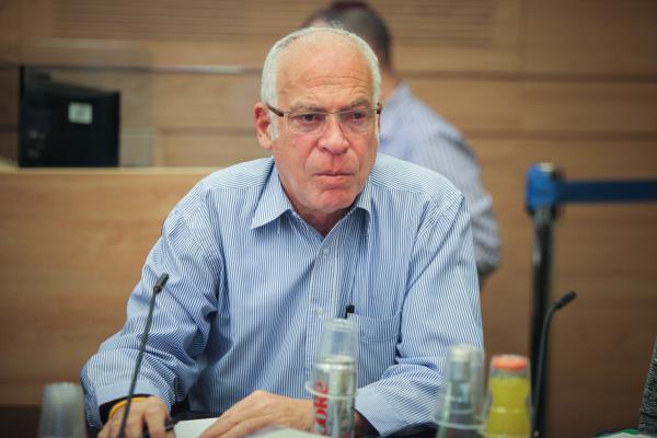 "נותנים פרס לקבוצה שולית ומתלהמת"