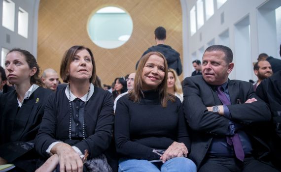 גלאון תקפה את נתניהו על מה שעשתה בעצמה