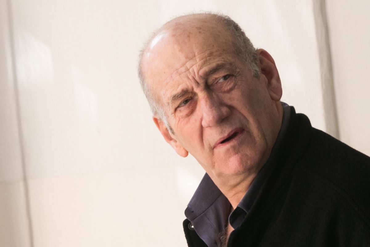 העסקה התקבלה חלקית: אולמרט יישב חודש נוסף