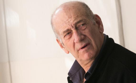 העסקה התקבלה חלקית: אולמרט יישב חודש נוסף