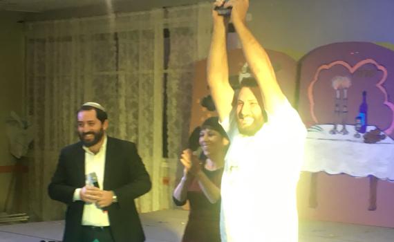 מרגש: 20 יהודים חדשים חגגו מסיבת סידור