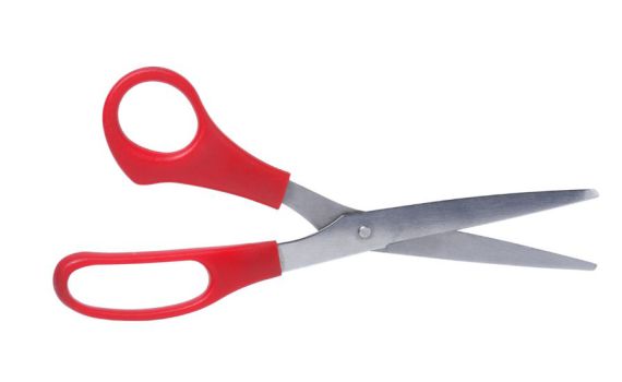 מזעזע: ביצעה לבנה ברית מילה עם מספריים