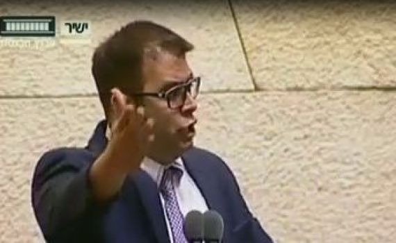 צפו: חזן מתפוצץ על חברי הכנסת הערבים