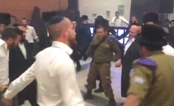 ימות המשיח: חיילים חרדים רוקדים בחתונה