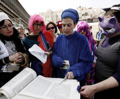 הרב אבינר לקוראות במגילה: "תפסיקו להמציא דרכים חדשות בעבודת ה'"
