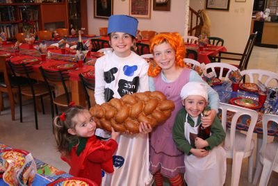 סעודת פורים בערב שבת: כל מה שצריך לדעת