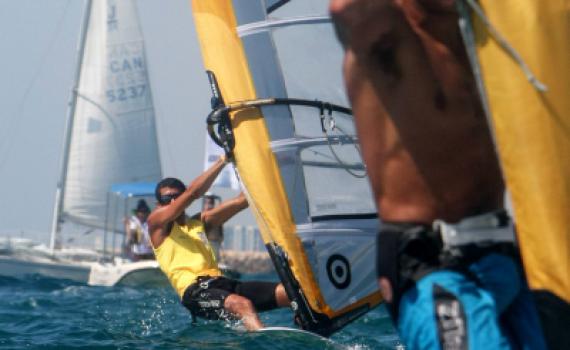 "שחר צוברי ירק למדינת ישראל בפרצוף"