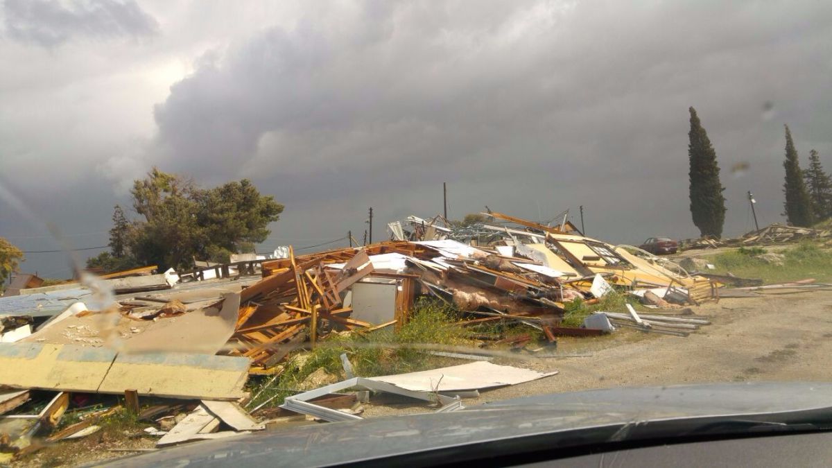 כוחות הבטחון החריבו את המאחז לזכר מלאכי רוזנפלד