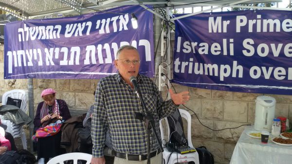 "עם כל העניין המשפחתי אתייצב בגלוי נגד ביבי"