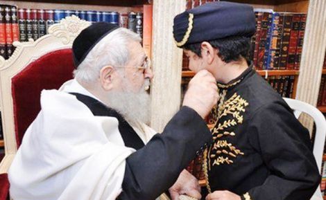סערה בעקבות האיסור להתחפש לרב עובדיה זצ"ל
