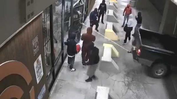 שוד נועז ביוסטון: כך רוקנו חנות נשק. צפו