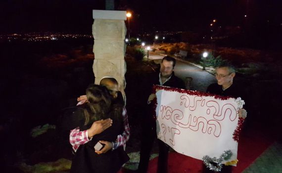 צפו: כששר התיירות עזר לבחור להציע נישואים