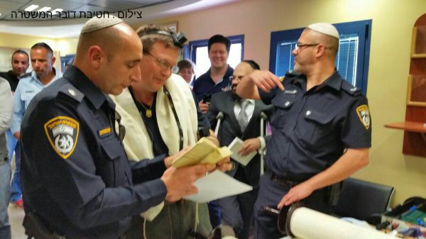 השוטרים מניו ג'רזי חגגו בר מצווה מאוחרת