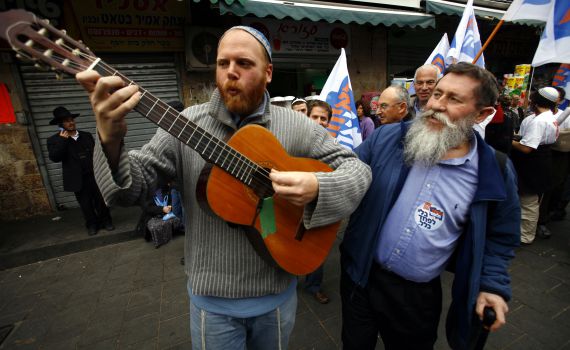 מלחין נולד: האזינו לזמירות השבת של כצל'ה