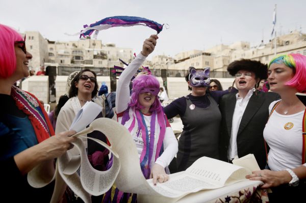 הלכות קריאת מגילה לנשים פמיניסטיות