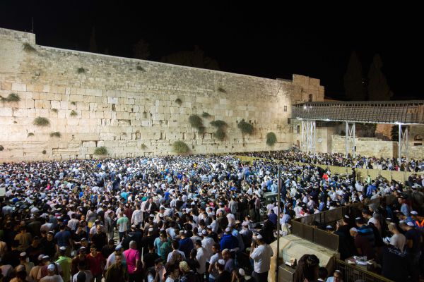 עצרת תפילה בכותל: "לך כנוס את כל היהודים"