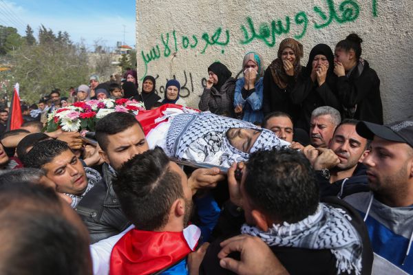 נתניהו בוחן גירוש משפחות מחבלים לעזה