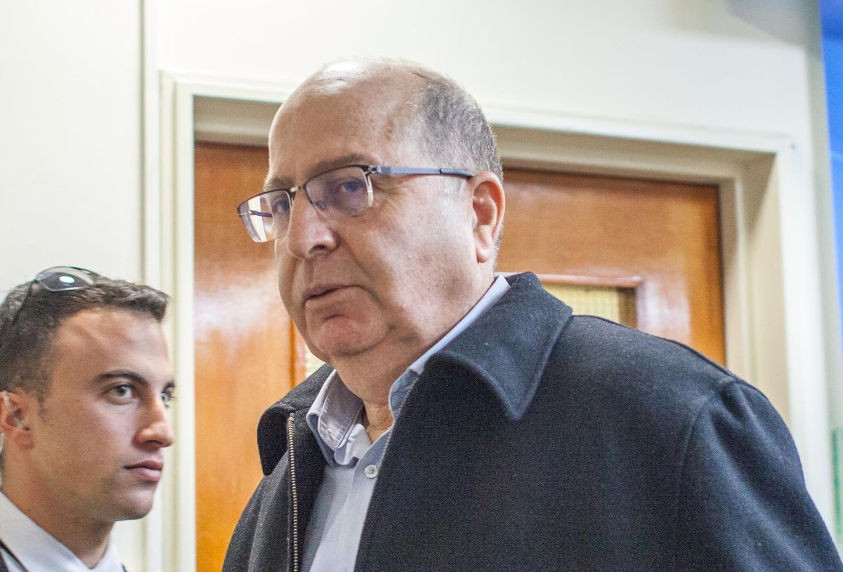 שר הבטחון תוקף:  "מדובר בחייל שסרח ולא בגיבור"