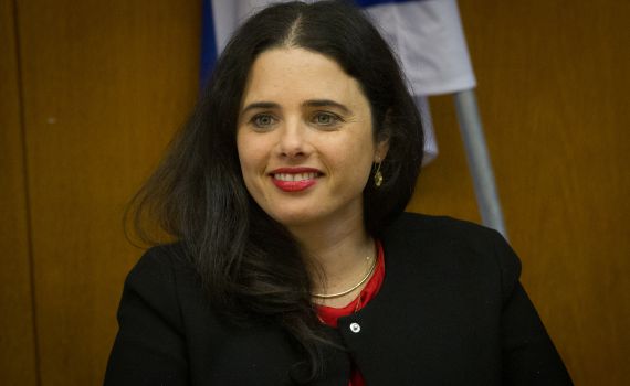 איילת שקד עוקצת: "כל אחד והמתפקדים שלו"