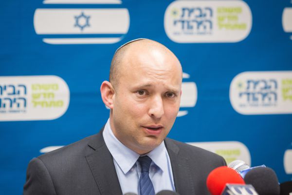 בנט: "החייל אינו רוצח"; צריך לתת לו גיבוי