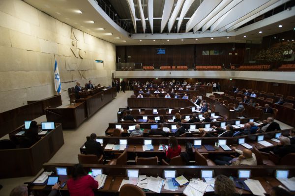 הכנסת אישרה: גם חילוני יוכל שלא לעבוד בשבת