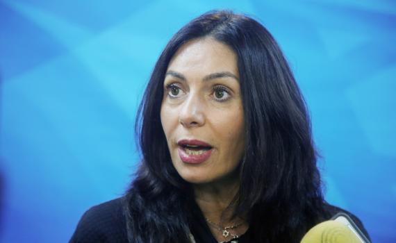 בתאבון. מירי רגב תצטרך לאכול את הכובע?