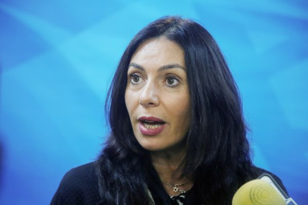 בתאבון. מירי רגב תצטרך לאכול את הכובע?