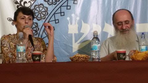 כשהרב שרקי ישב לשיחה עם אורטל בן-דיין