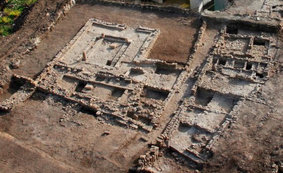 מחתה מימי המשנה נחשפה בחפירה במגדל