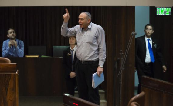 מוטי יוגב תוקף: "זה עמוד הטבח לא עמוד התווך"