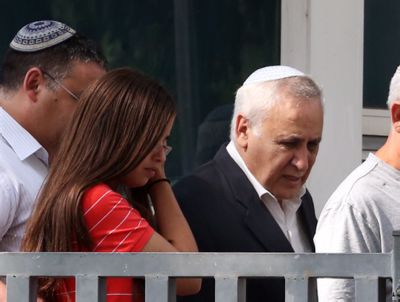 דרמה בוועדת השחרורים: משה קצב נשאר בכלא