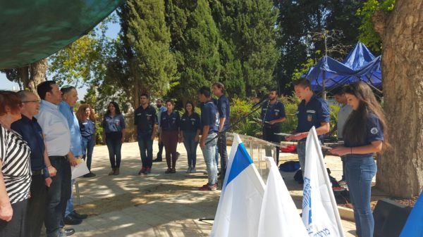 האלמנה ביקשה, מאות חלקו כבוד למזרחי 'האחר'