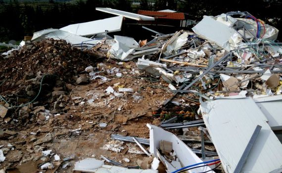 ביתם של אורי וענבל אלוני הוחרב הלילה בבית אל