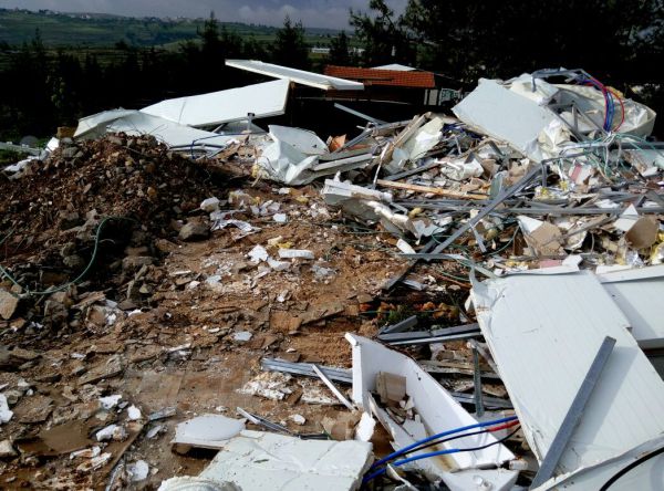 ביתם של אורי וענבל אלוני הוחרב הלילה בבית אל