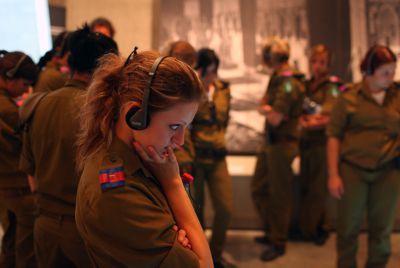 החיילות סירבו לשחק וקיבלו ריתוק ועונש מאסר