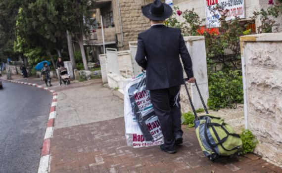 אב חרדי לא יקיים את 'והגדת לבנך': "עבריין"