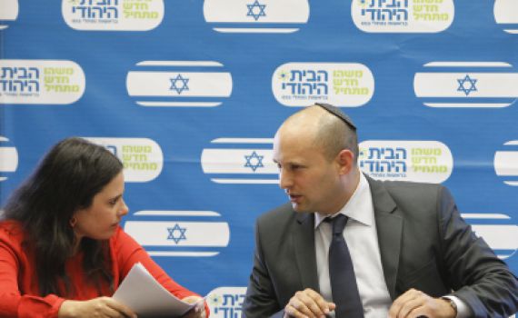 בנט, מאחוריך: איילת שקד בהצהרה מפתיעה