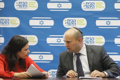 בנט, מאחוריך: איילת שקד בהצהרה מפתיעה