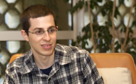 משפחת שליט מבהירה: "גלעד בריא ושלם"