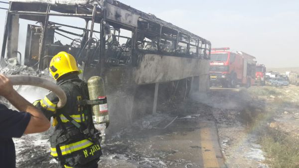נס בהר חברון: אוטובוס התלקח ללא נפגעים