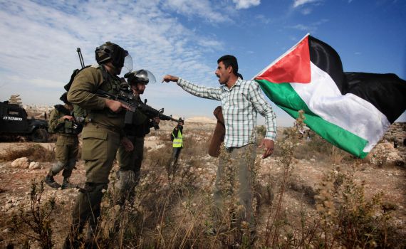 לוחמים ששרפו דגל פלסטיני נשפטו למאסר