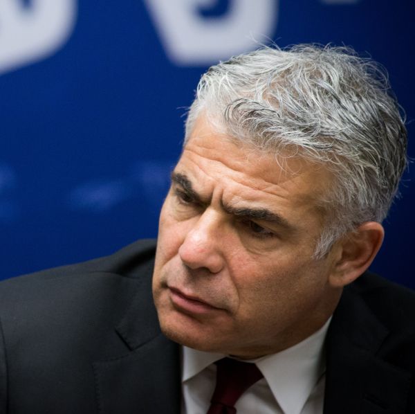 לפיד זועם: "הארץ הוא כבר לא באמת עיתון"