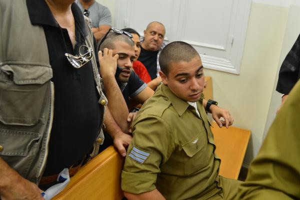 אלאור אזריה לא "הבן של כולנו", אבל לכו לעצרת