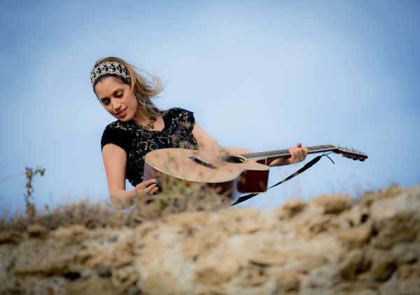 האזינו: ניצלה מפיגוע וכתבה על זה שיר