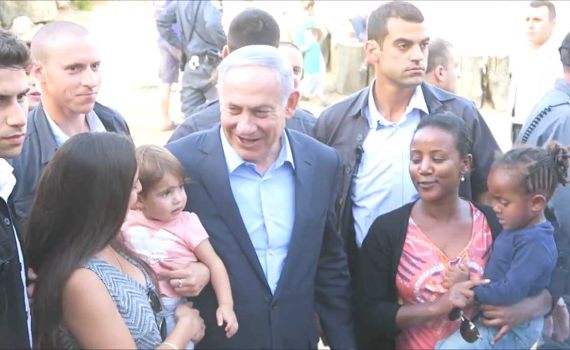 שוב מפתיע: נתניהו קפץ למדורת ל"ג בעומר