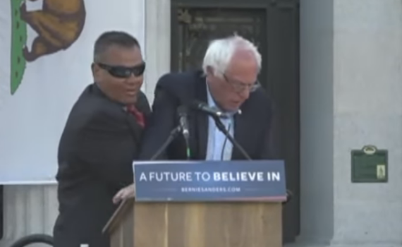 צפו: דרמה • אנשי השירות החשאי קפצו על סנדרס