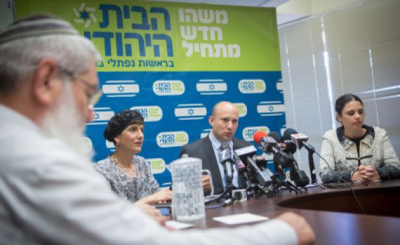 גורמים בבית היהודי ל'סרוגים': "לא נרד מהדרישה"