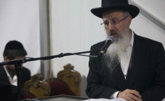 בעקבות העתירה: הרב אברהם יוסף השעה עצמו
