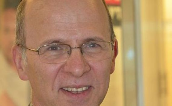 חגי סגל מזהיר: "תרדו מהעץ, חברים"