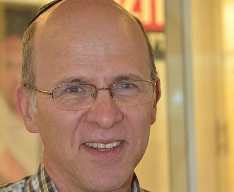 חגי סגל מזהיר: "תרדו מהעץ, חברים"